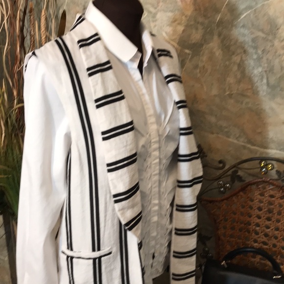 DO + BE 🌹 Black and white striped vest - Picture 9 of 11